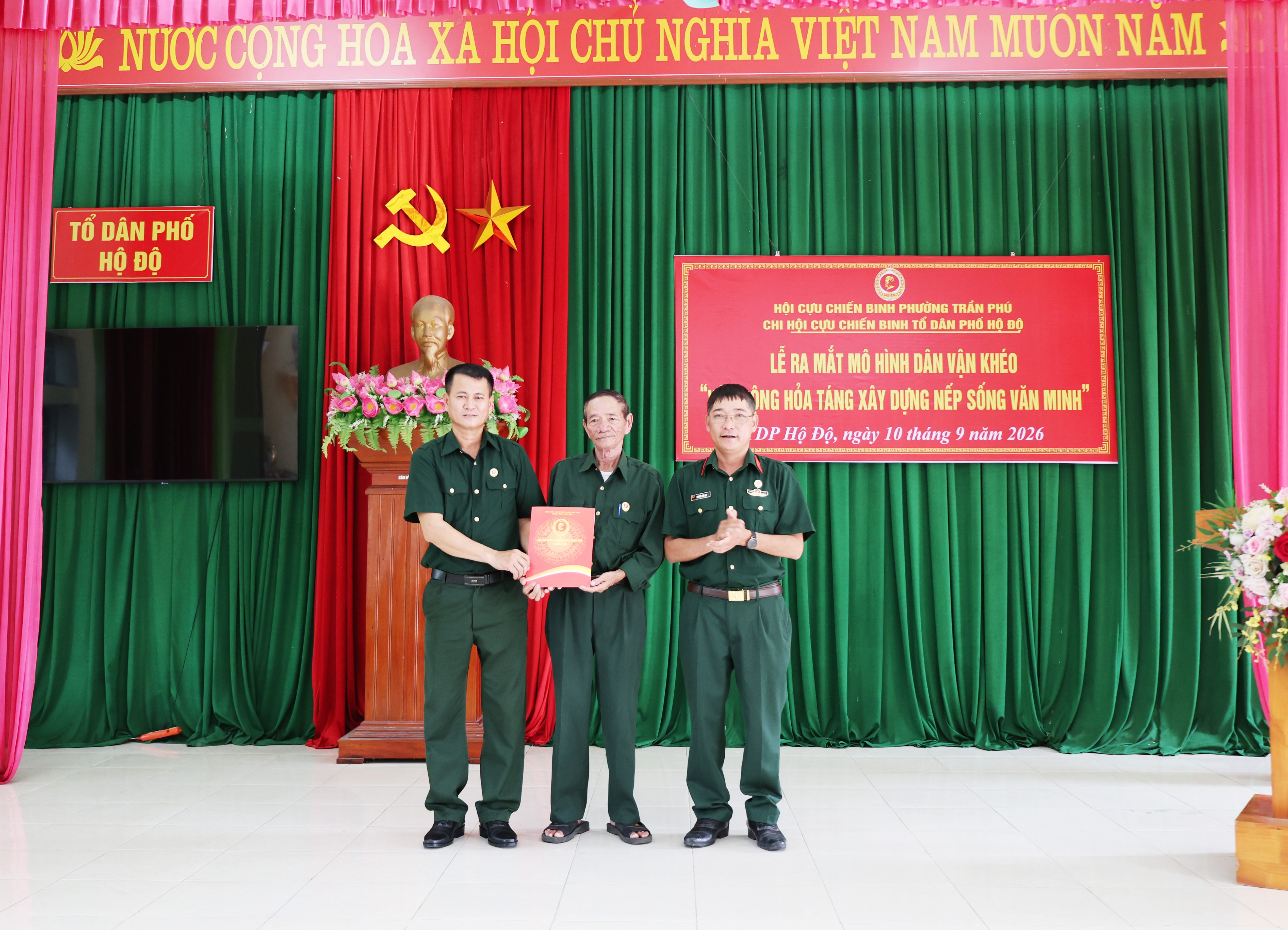 Lan tỏa nếp sống văn minh từ mô hình vận động hỏa táng của CCB Hộ Độ