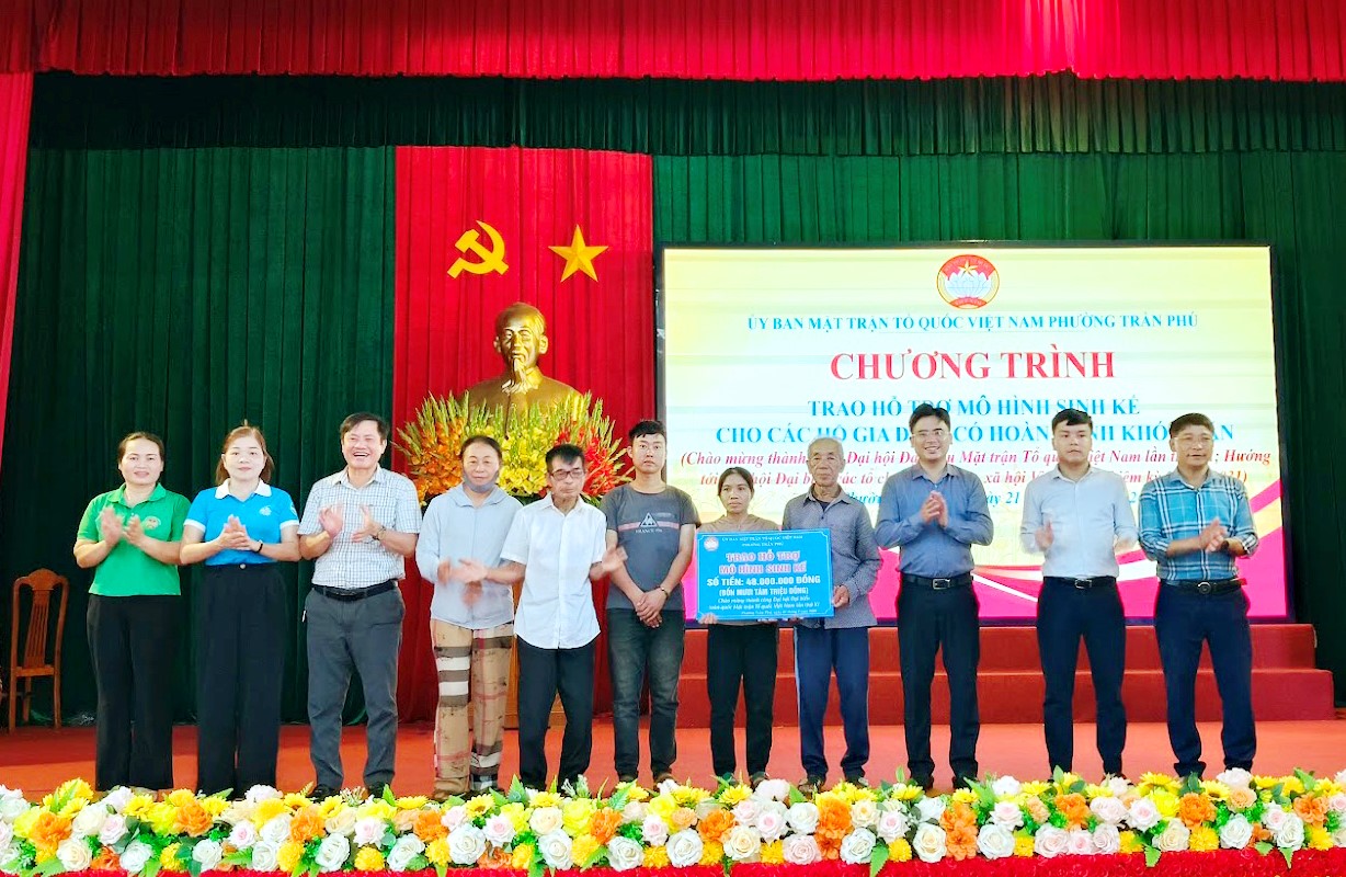 Trao sinh kế, tiếp sức hộ khó khăn vươn lên thoát nghèo bền vững