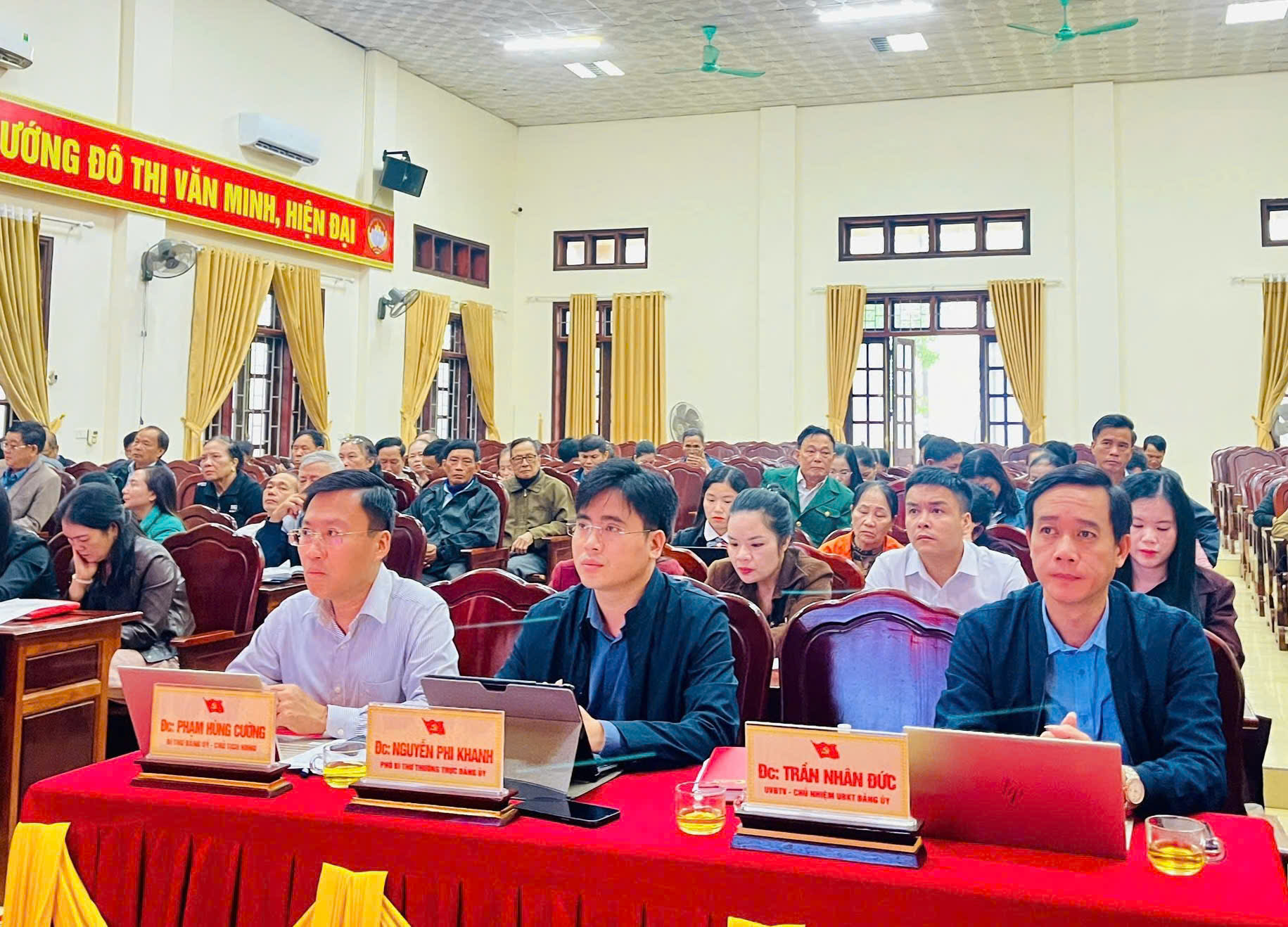 Đảng ủy phường Trần Phú tổ chức kết nối trực tuyến Hội nghị tập huấn sử dụng ứng dụng “Sổ tay đảng viên điện tử”