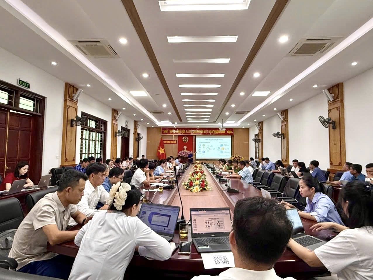 Nâng cao năng lực số cho cán bộ, công chức phường thông qua tập huấn