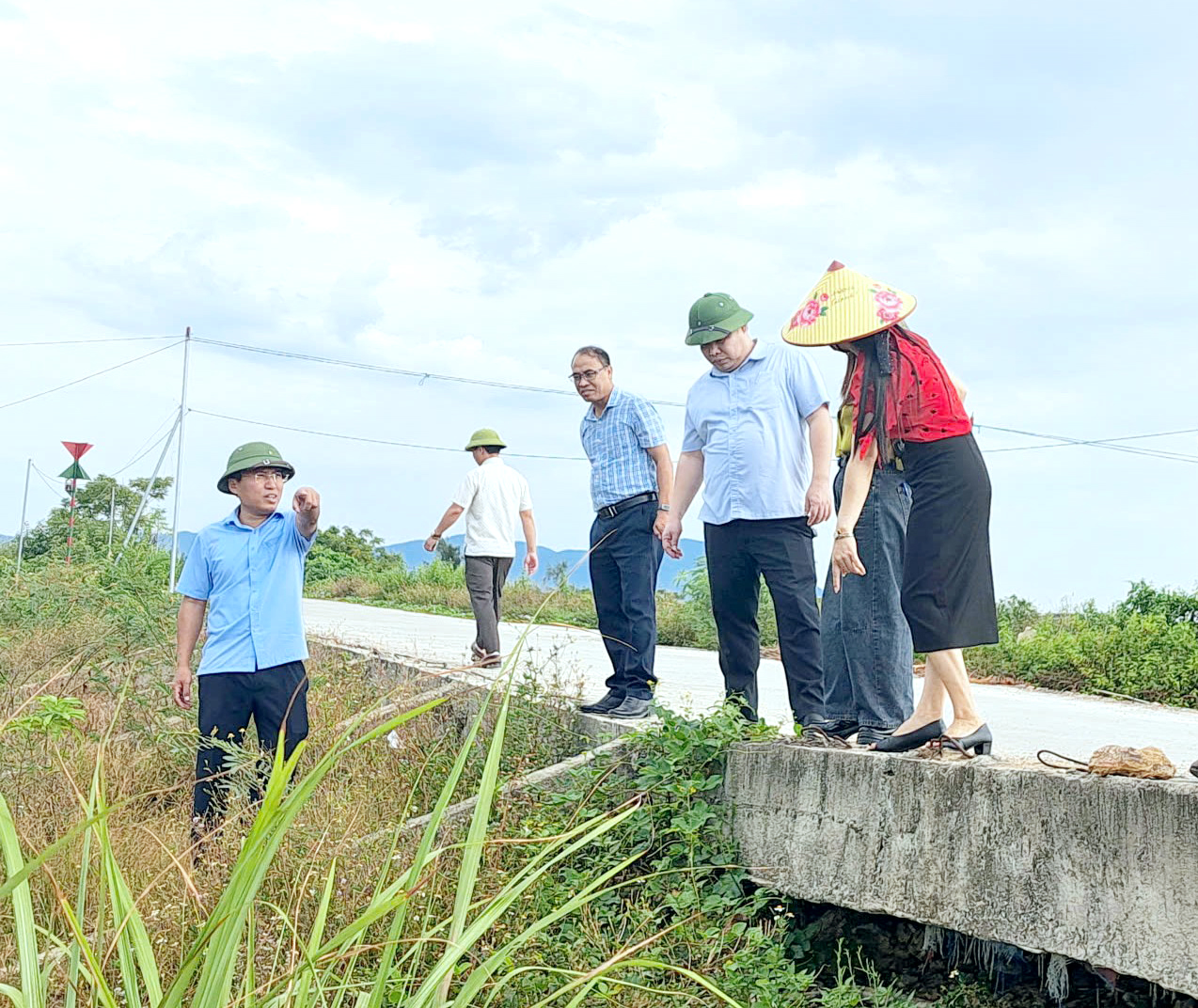 Lãnh đạo phường Trần Phú kiểm tra các công trình, vị trí xung yếu, chủ động ứng phó mùa mưa bão