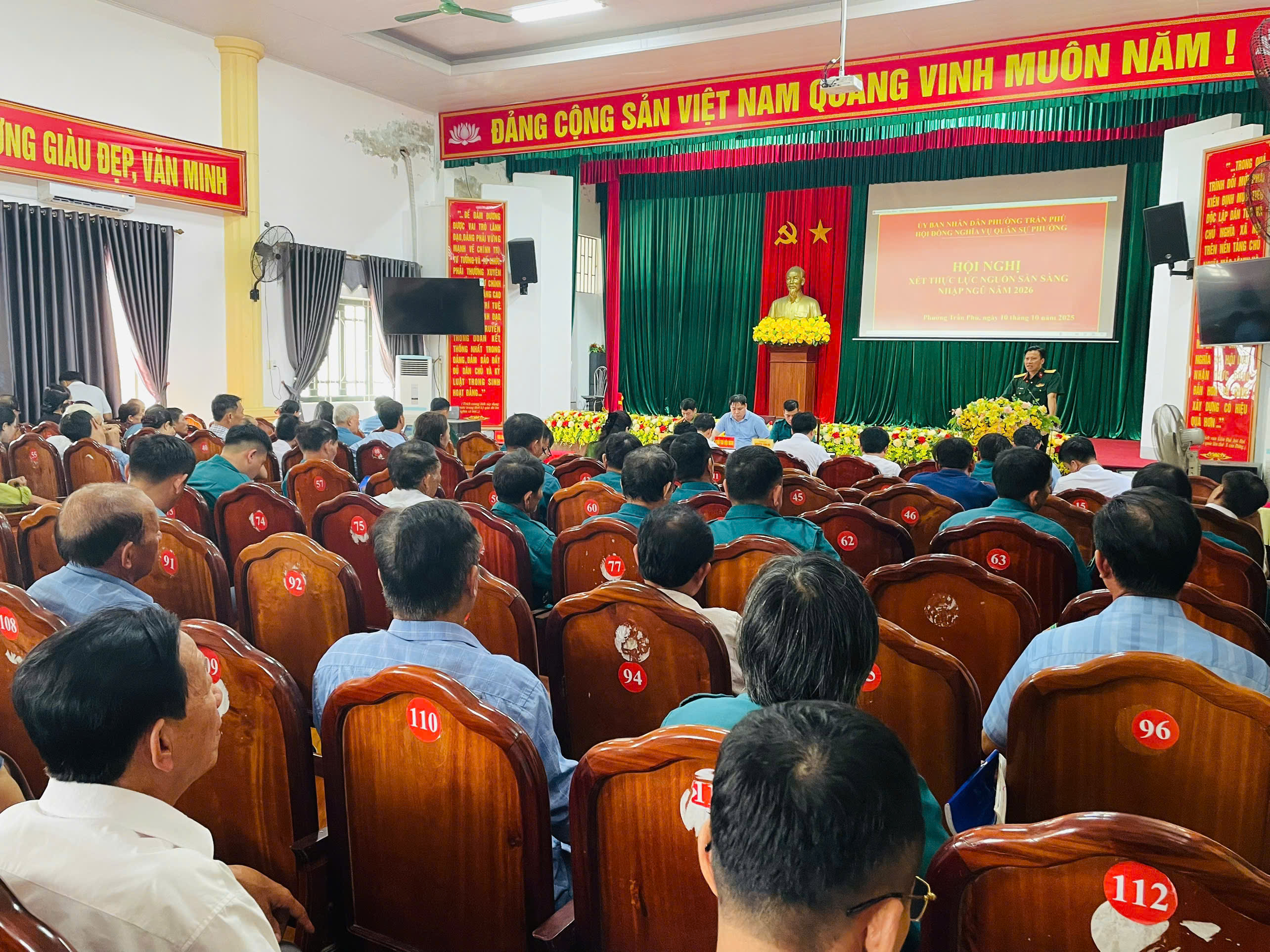 UBND phường Trần Phú tổ chức Hội nghị xác thực nguồn lực công dân trong độ tuổi sẵn sàng nhập ngũ năm 2026