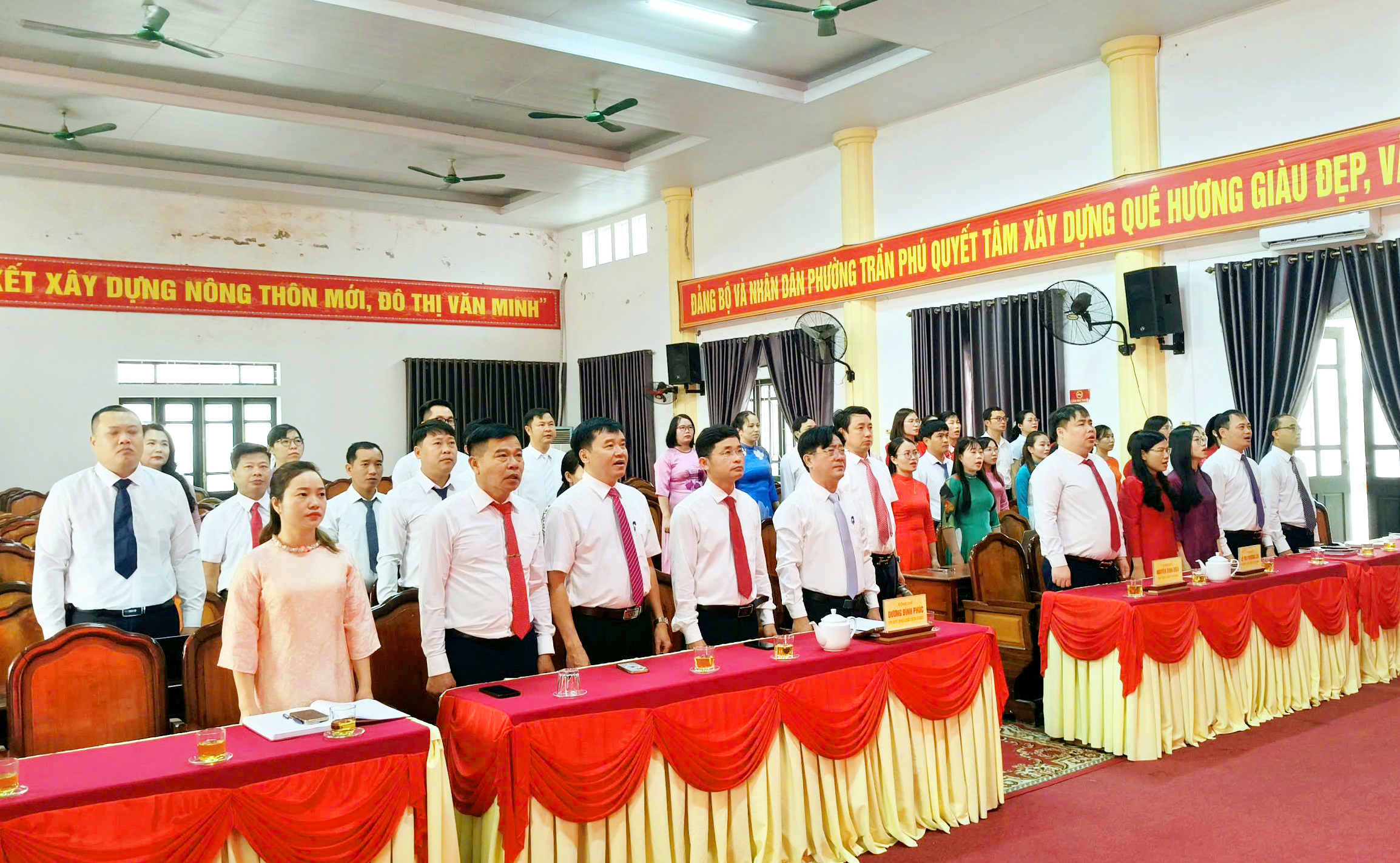 Phường Trần Phú tổ chức chào cờ đầu tháng 4, triển khai nhiệm vụ trọng tâm quý II/2026