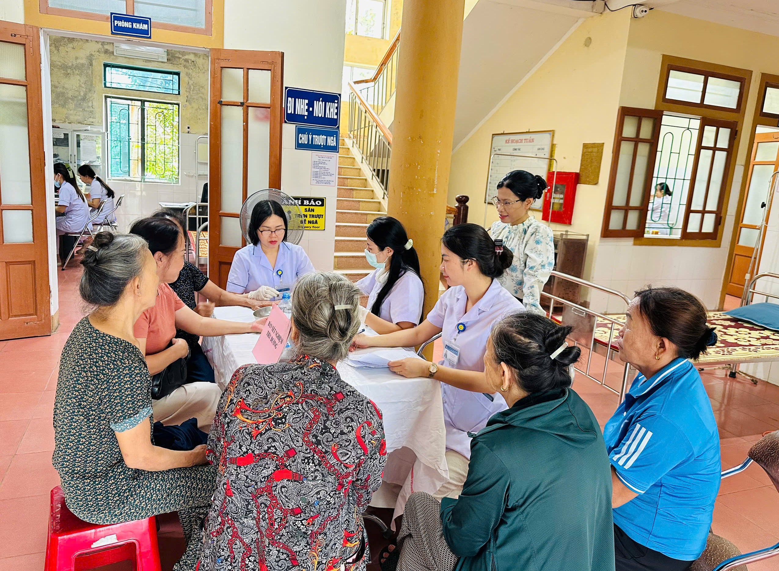 Đẩy mạnh tuyên truyền, vận động nhân dân tham gia khám sức khỏe định kỳ, khám sàng lọc miễn phí
