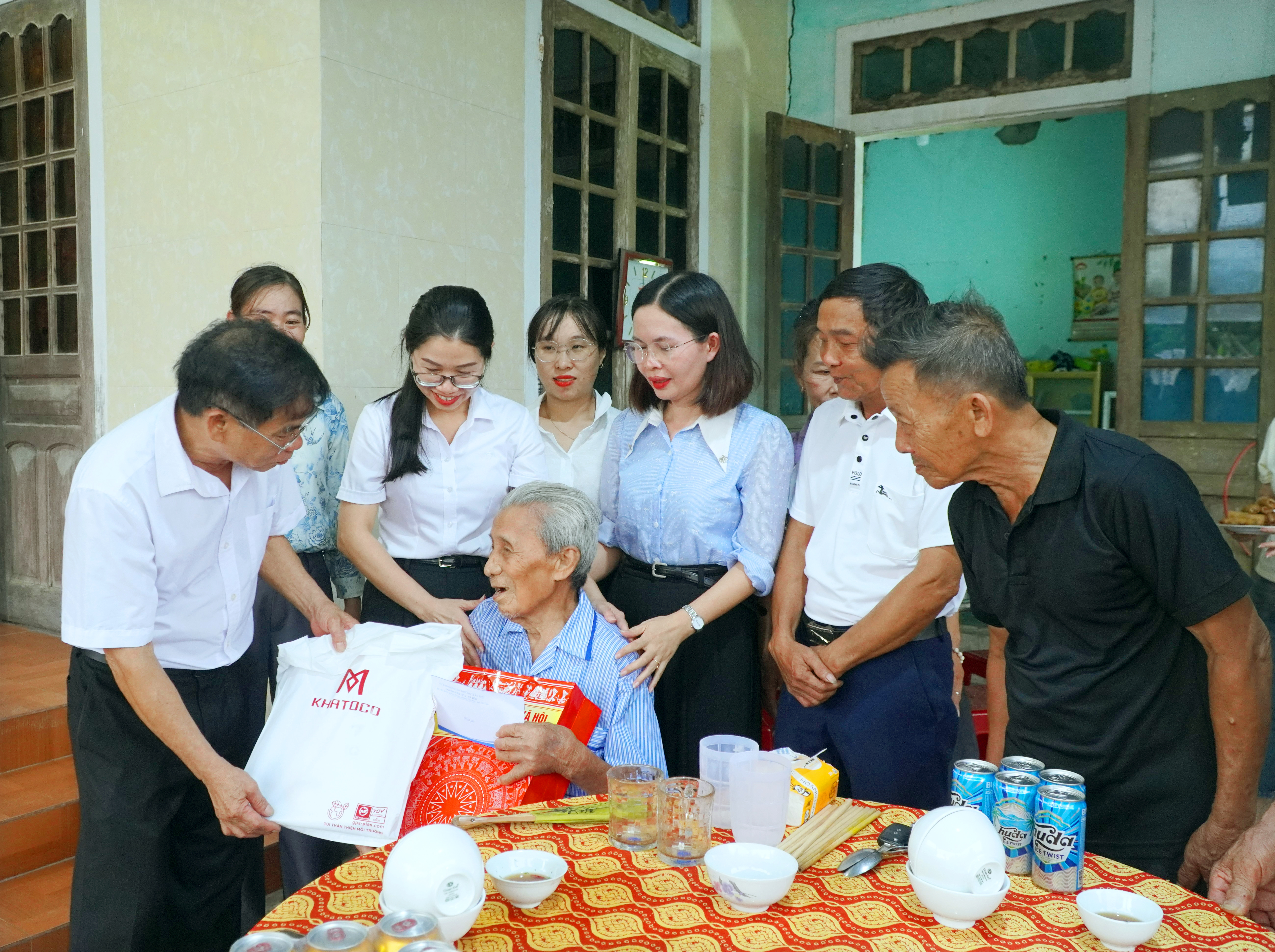 Bữa cơm nghĩa tình – ấm lòng thân nhân Liệt sỹ