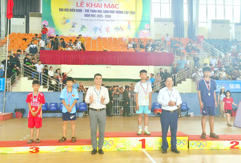 16 học sinh phường Trần Phú đạt thành tích xuất sắc tại Đại hội điền kinh- thể thao học sinh phổ thông cấp tỉnh