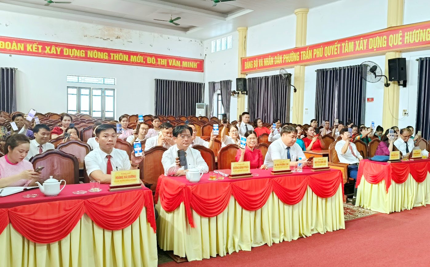   Cán bộ, công chức UBND phường Trần Phú hưởng ứng cuộc thi tìm hiểu chính sách thuế 