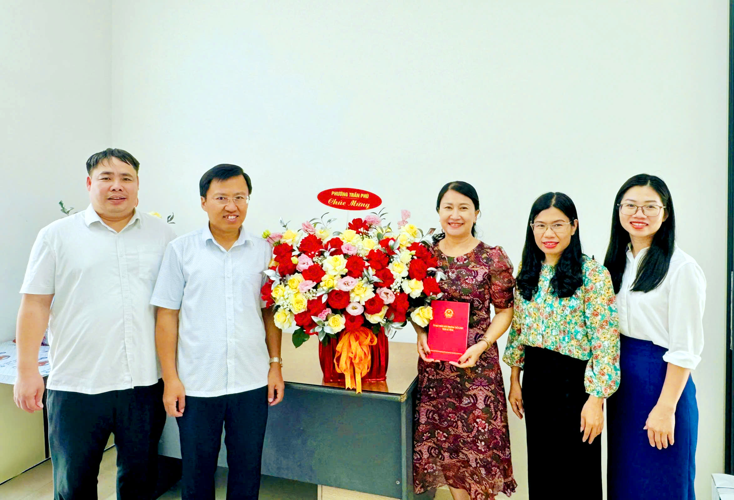 Lãnh đạo phường Trần Phú đồng hành cùng người làm báo lan tỏa khát vọng phát triển quê hương