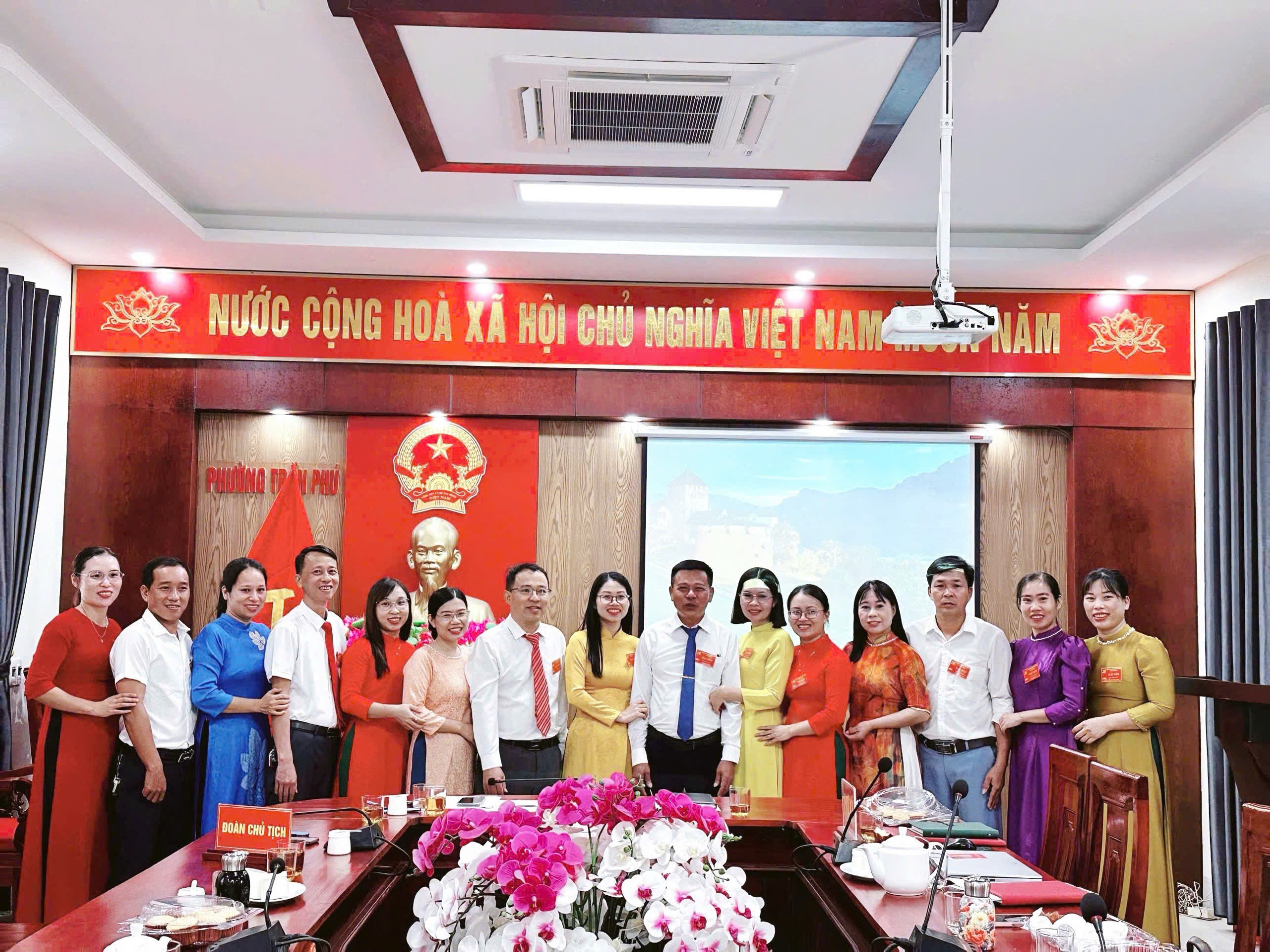 CHI BỘ VĂN HÓA - XÃ HỘI THUỘC ĐẢNG BỘ UBND PHƯỜNG TRẦN PHÚ TỔ CHỨC THÀNH CÔNG ĐẠI HỘI CHI BỘ LẦN THỨ I, NHIỆM KỲ 2025 - 2030