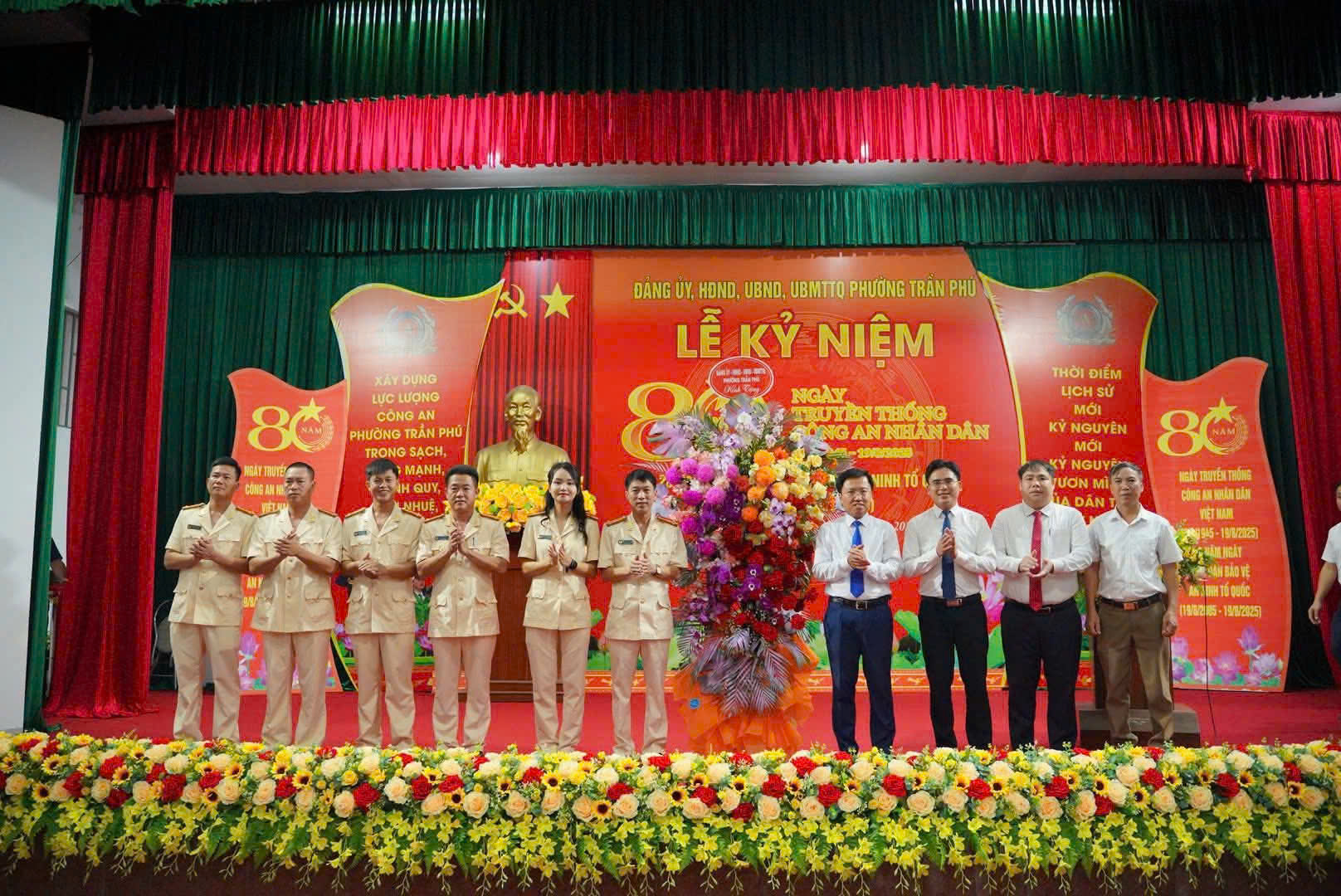 Phường Trần Phú tổ chức Lễ kỷ niệm 80 năm ngày truyền thống Công an Nhân dân Việt Nam (19/8/1945 - 19/8/2025)