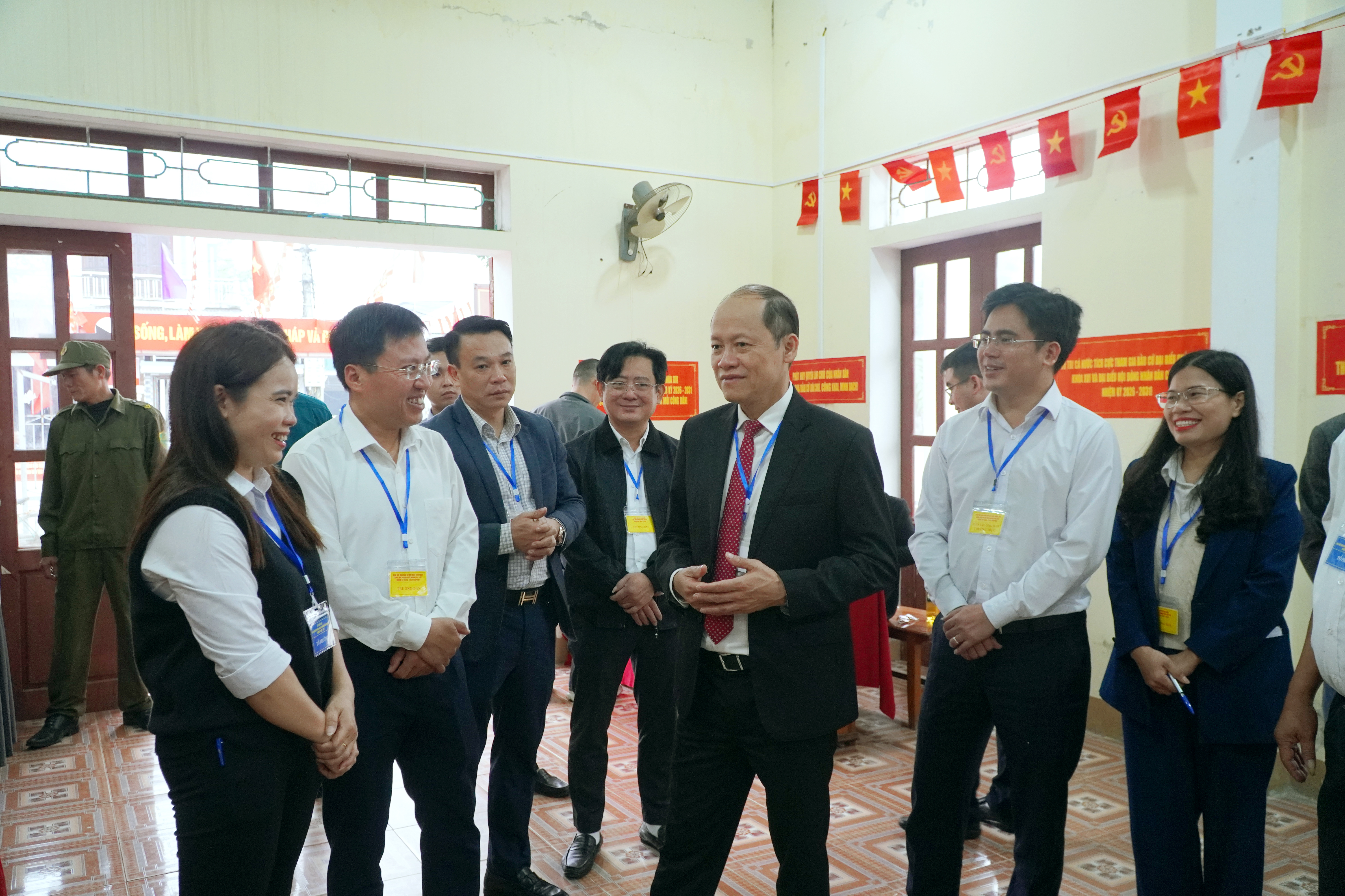 Lãnh đạo tỉnh kiểm tra, động viên công tác bầu cử tại phường Trần Phú