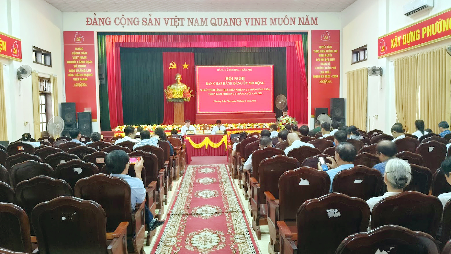 BCH Đảng bộ phường Trần Phú đánh giá tình hình thực hiện nhiệm vụ 6 tháng đầu năm