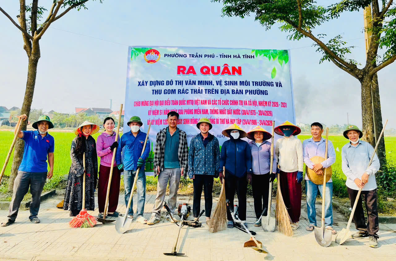 Phường Trần Phú ra quân tổng dọn vệ sinh môi trường, xây dựng đô thị văn minh