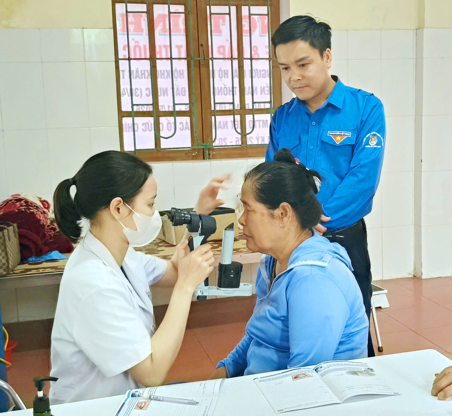 Gần 200 người dân được khám, cấp thuốc miễn phí dịp 30/4 – 1/5