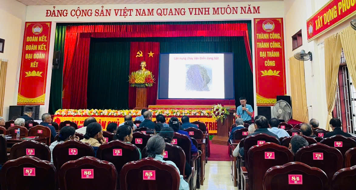 Hội nông dân phường Trần Phú phối hợp tổ chức hội nghị tập huấn hướng dẫn sử dụng phân bón phục vụ sản xuất vụ đông và vụ xuân 2026, tư vấn giới thiệu việc làm cho hội viên nông dân