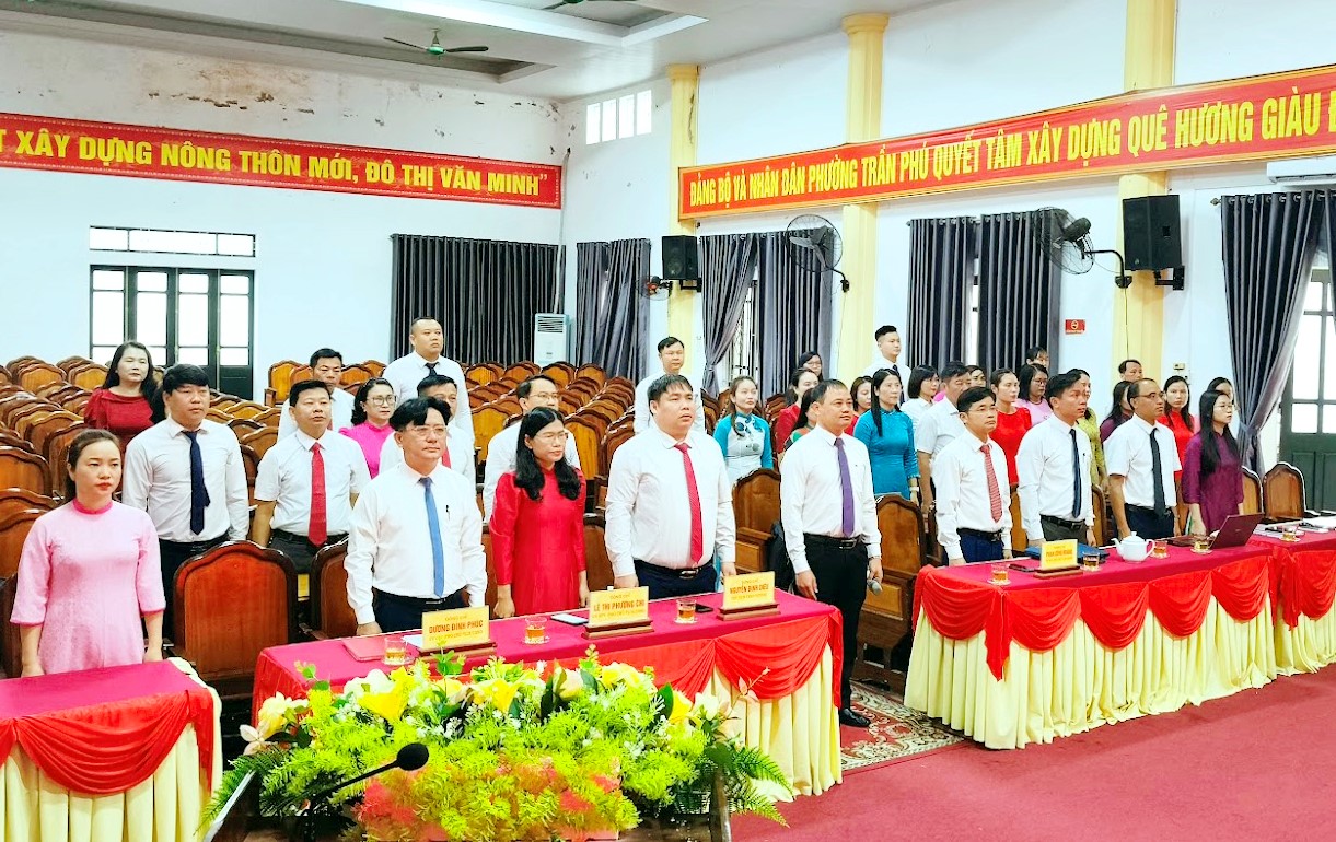 Phường Trần Phú tổ chức lễ chào cờ tháng 5/2026, triển khai nhiều nội dung quan trọng