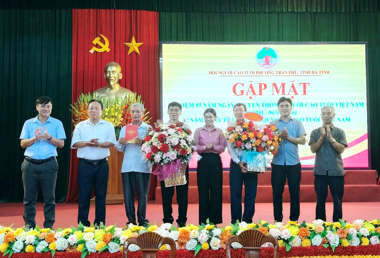 Hội Người cao tuổi phường Trần Phú gặp mặt kỷ niệm 85 năm ngày truyền thống Người cao tuổi Việt Nam