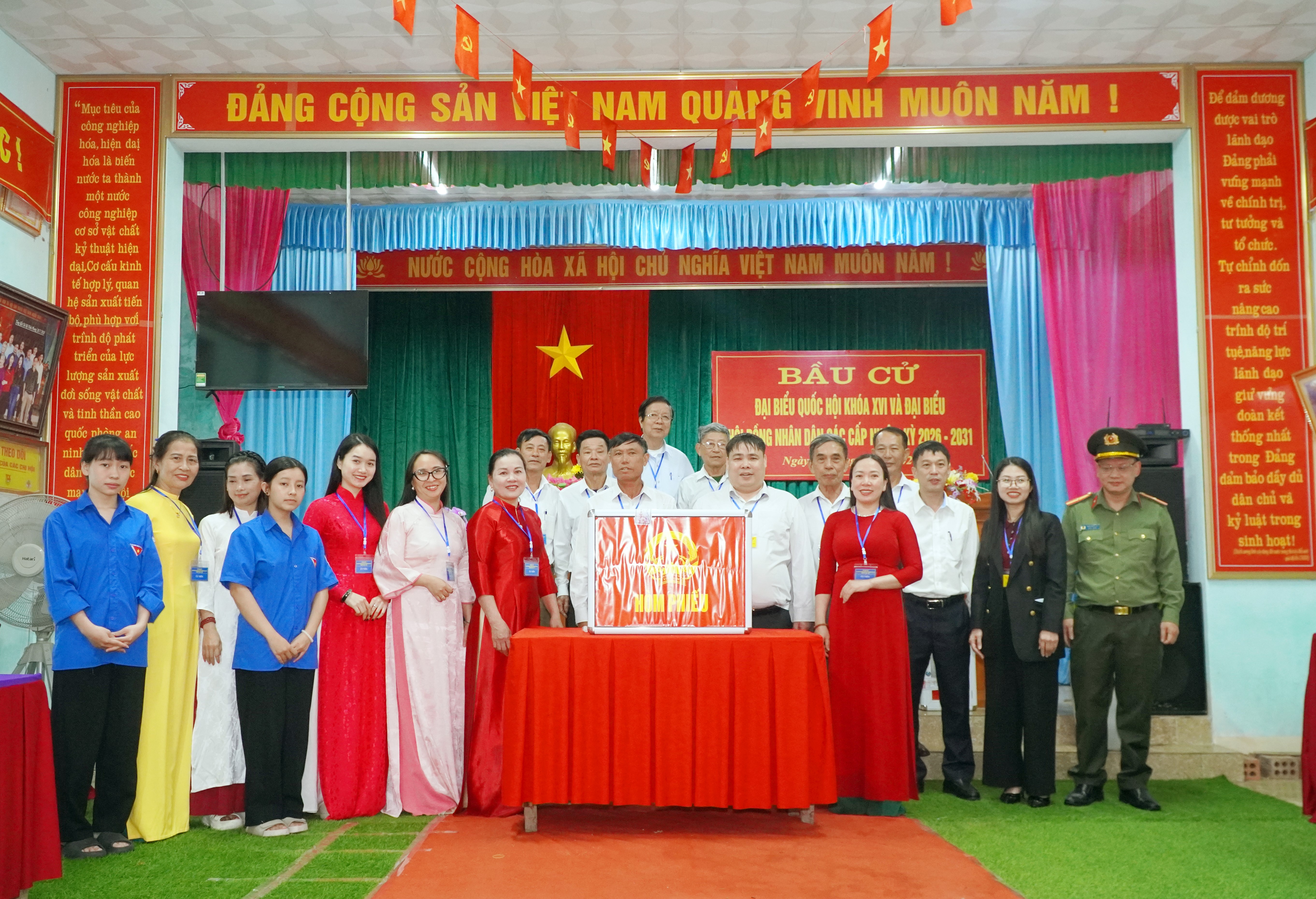 Những khoảnh khắc đẹp trong ngày hội non sông