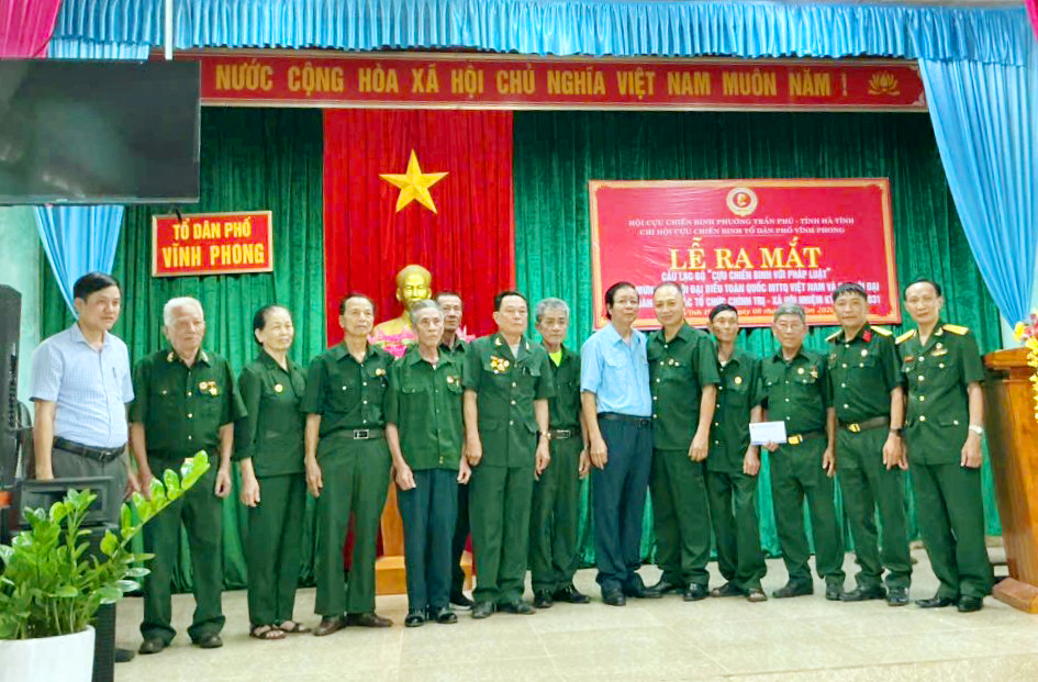 Ra mắt CLB “Cựu chiến binh với pháp luật” tại tổ dân phố Vĩnh Phong