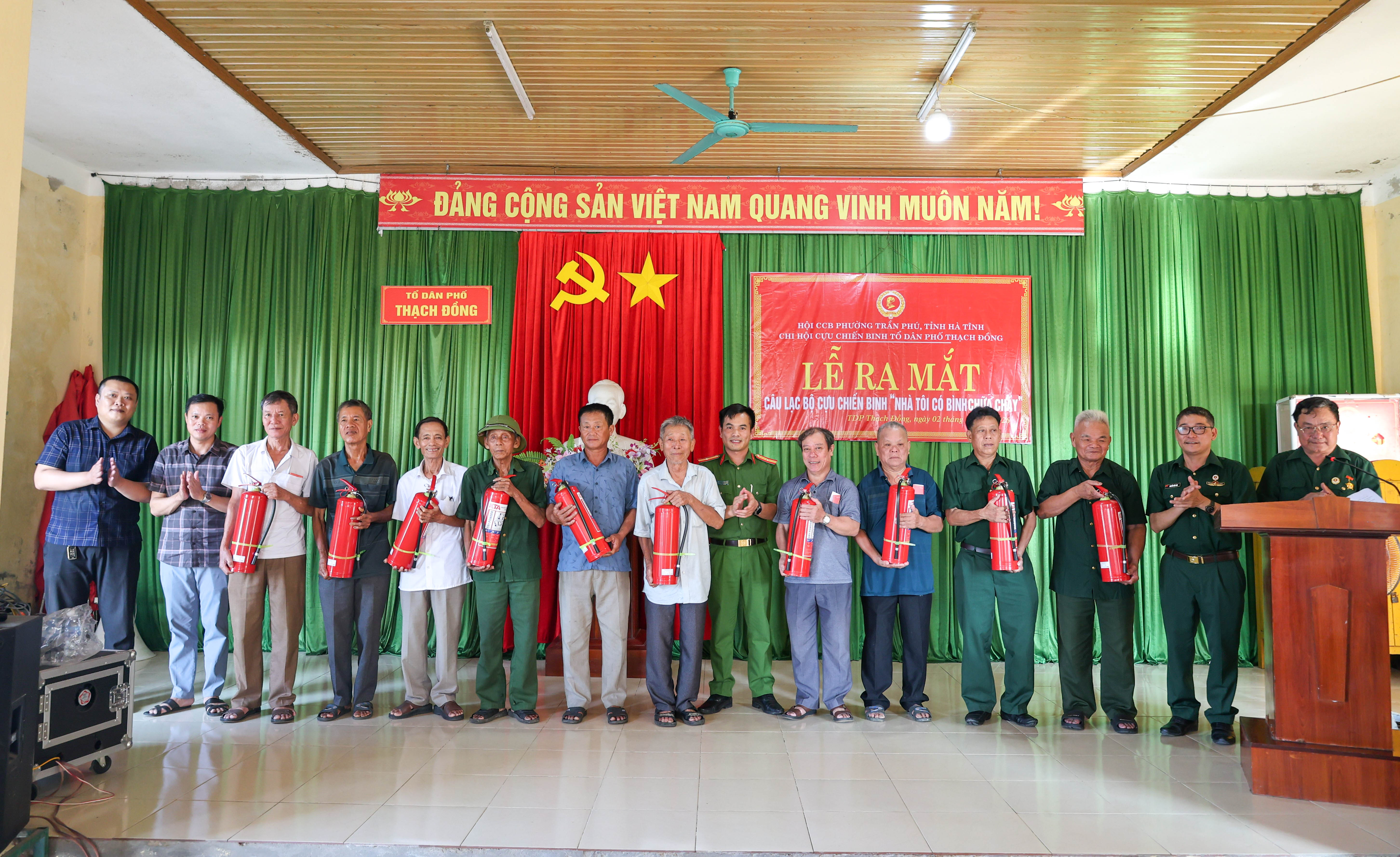 Hội CCB phường Trần Phú ra mắt CLB “Nhà tôi có bình chữa cháy”
