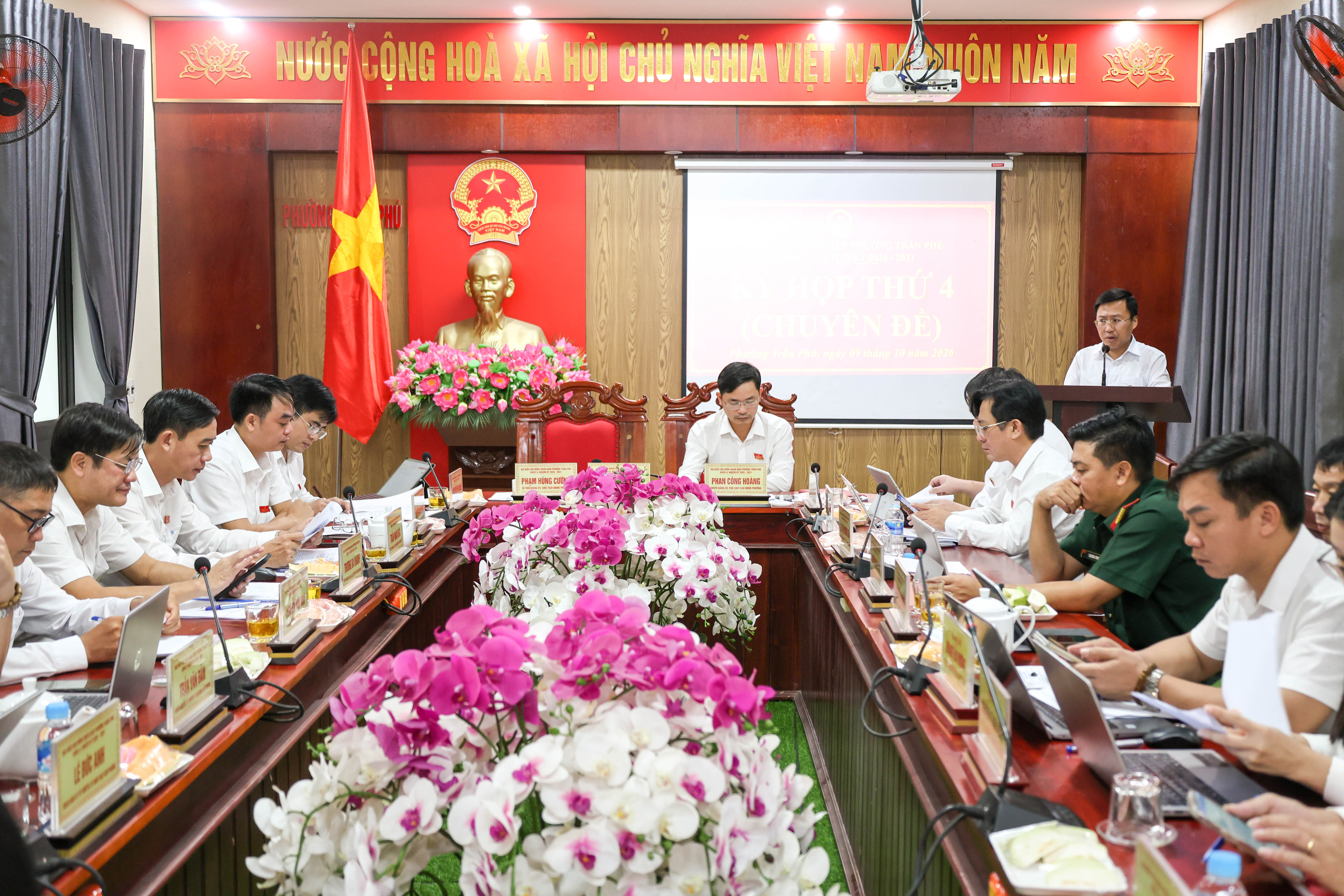 HĐND phường Trần Phú thông qua 4 nghị quyết tại kỳ họp chuyên đề