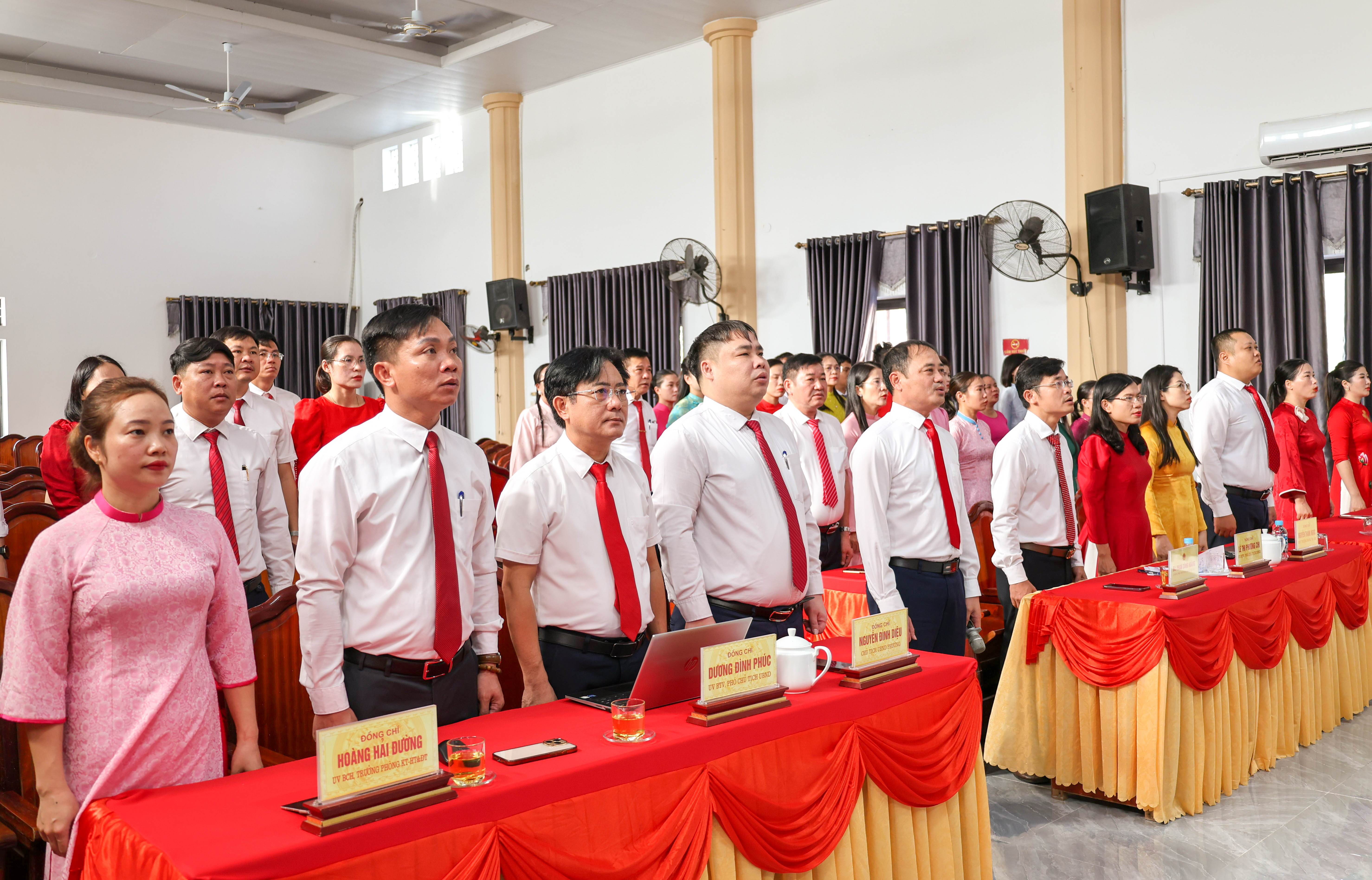Phường Trần Phú chào cờ đầu tháng, triển khai nhiệm vụ tháng 10