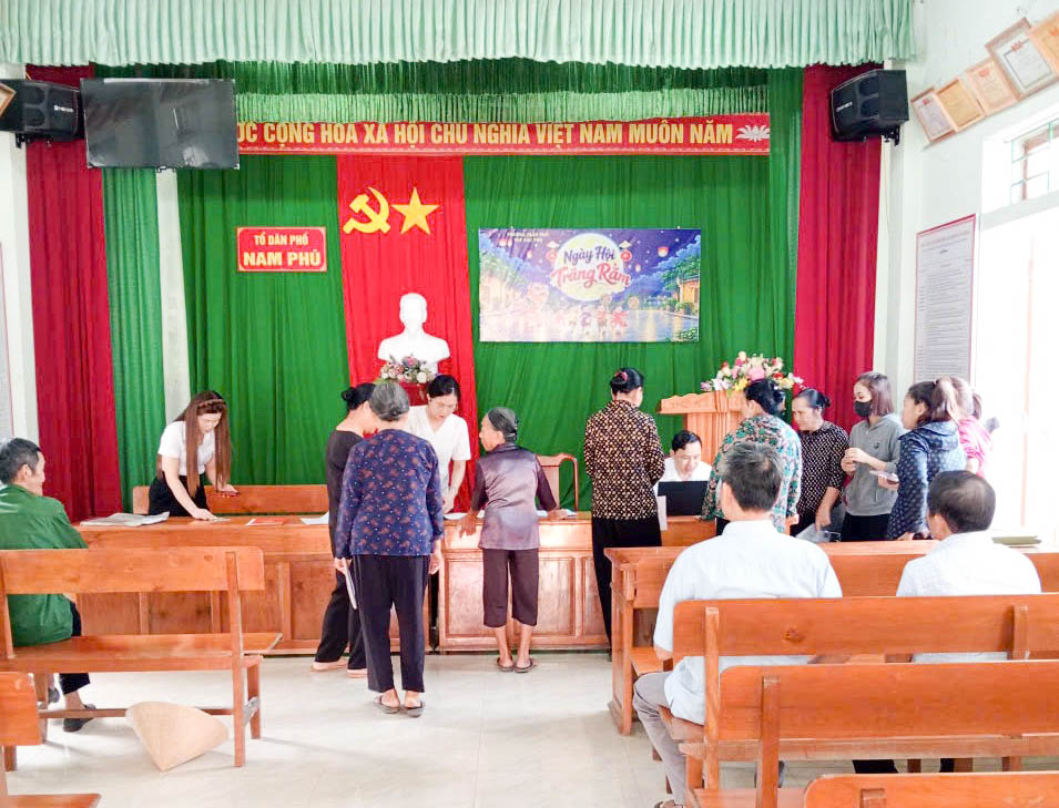 Phường Trần Phú huy động đồng bộ các tổ dân phố, đẩy nhanh tiến độ làm sạch dữ liệu đất đai