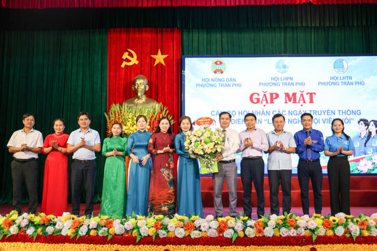 Phường Trần Phú gặp mặt kỷ niệm ngày truyền thống các tổ chức hội, lắng nghe tâm tư, nguyện vọng của hội viên
