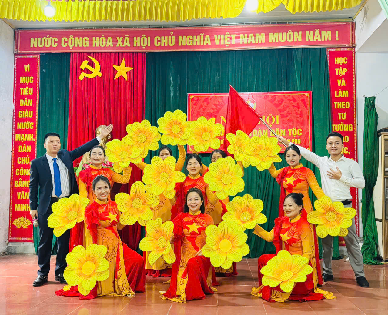 Sôi nổi ngày hội Đại đoàn kết dân tộc tại các khu dân cư trên toàn phường 