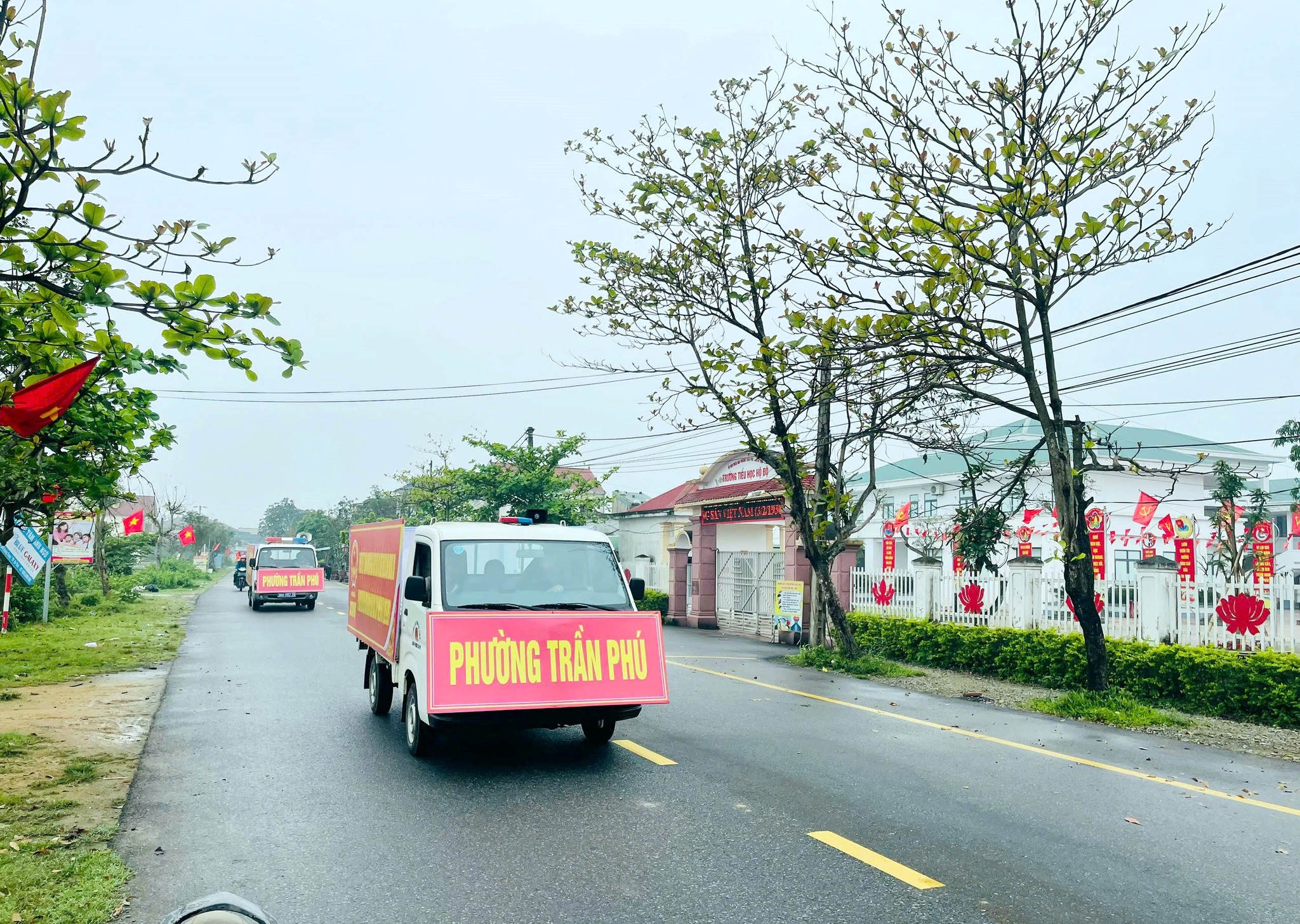 Ra quân thường xuyên, liên tục lập lại trật tự đô thị, trật tự an toàn giao thông trên địa bàn phường Trần Phú