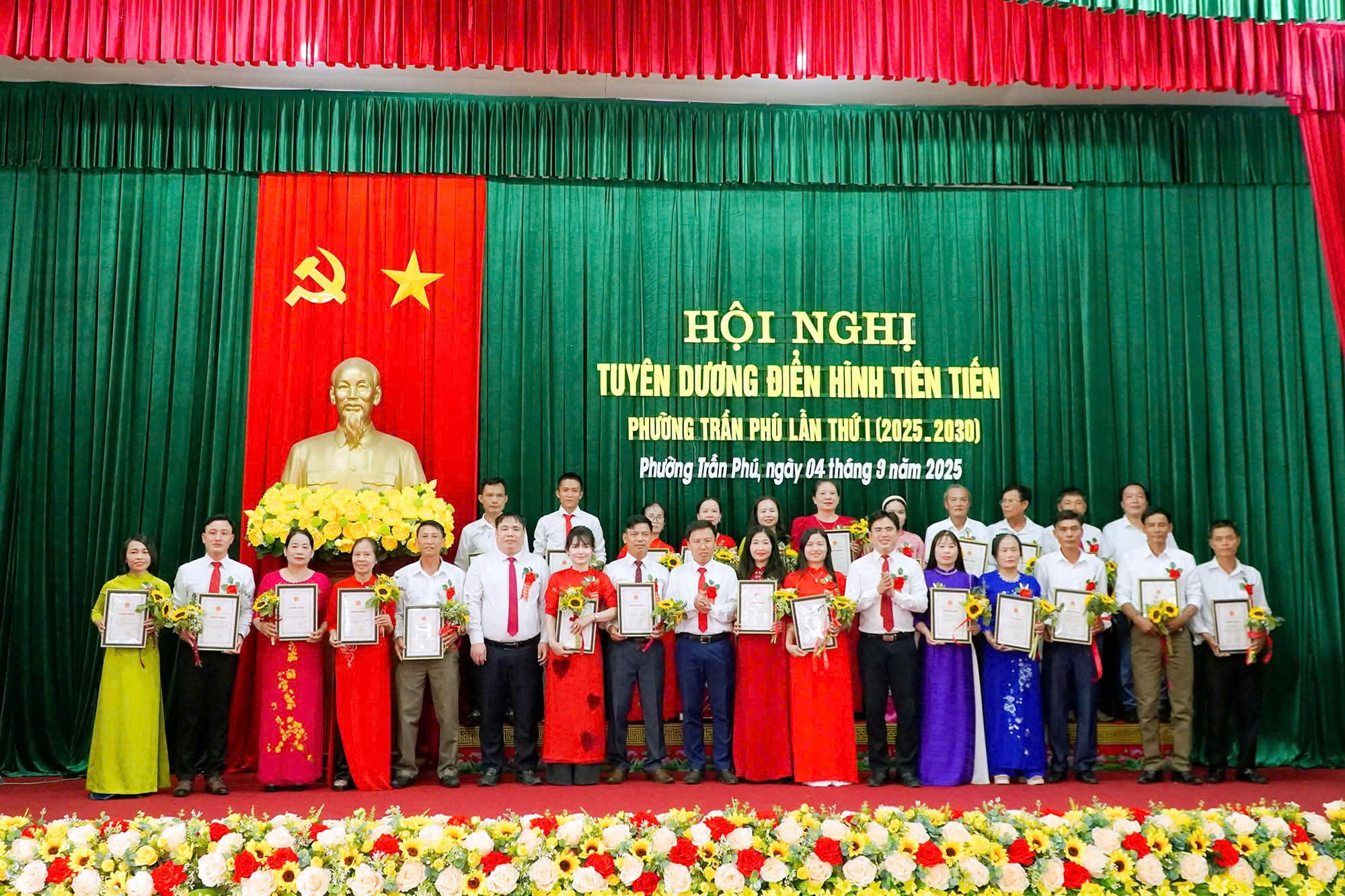 Phường Trần Phú Hội nghị tuyên dương điển hình tiên tiến giai đoạn 2025 - 2030