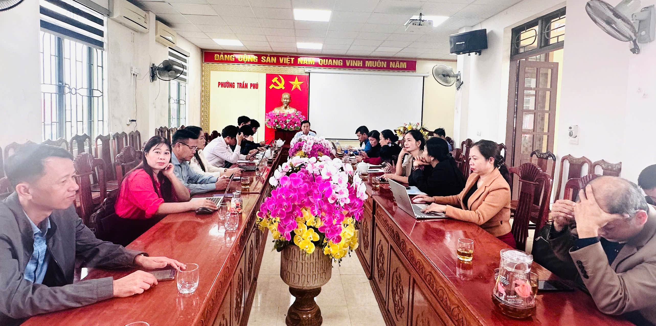 Đảng ủy phường Trần Phú triển khai, quán triệt các Nghị quyết đột phá về công tác khoa giáo   