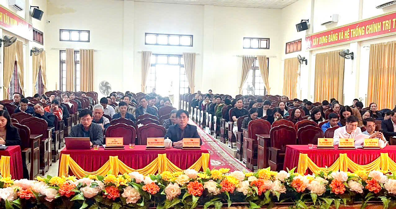 Phường Trần Phú tổ chức tập huấn nghiệp vụ công tác đảng viên và nâng cao chất lượng sinh hoạt chi bộ 