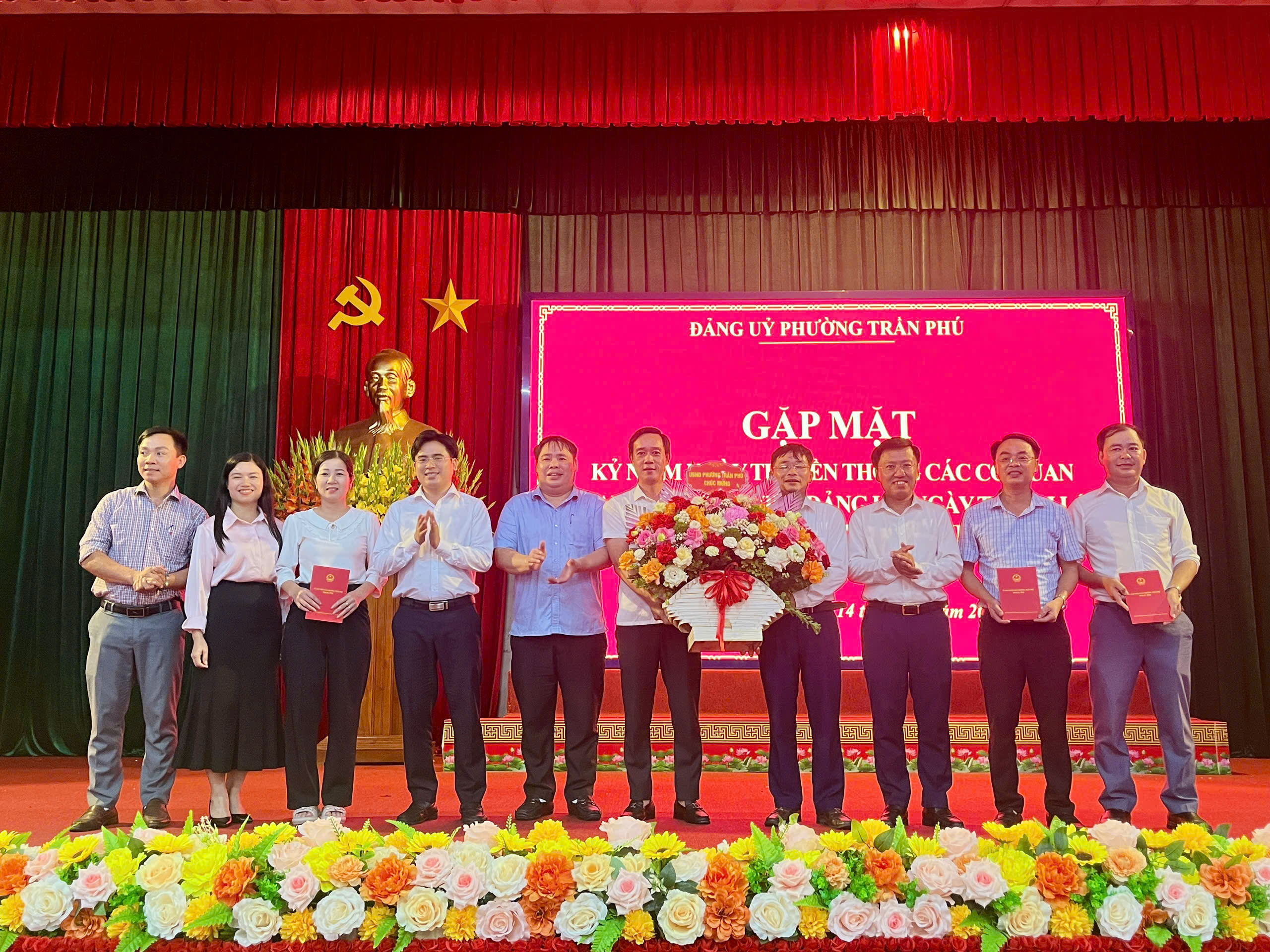 Đảng ủy phường Trần Phú tổ chức gặp mặt Ngày truyền thống Ban Xây dựng Đảng, Hội Nông dân, Hội Liên hiệp Phụ nữ  